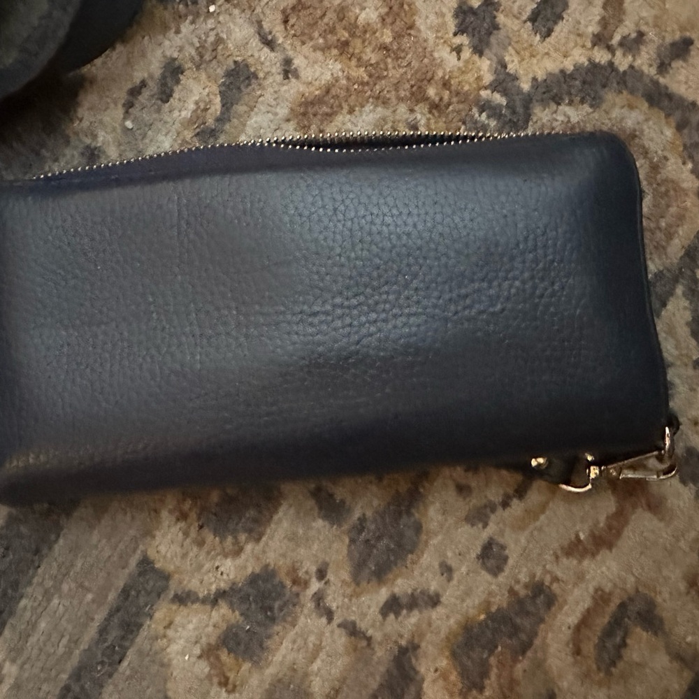 Micheal Kors wallet: jets set travel